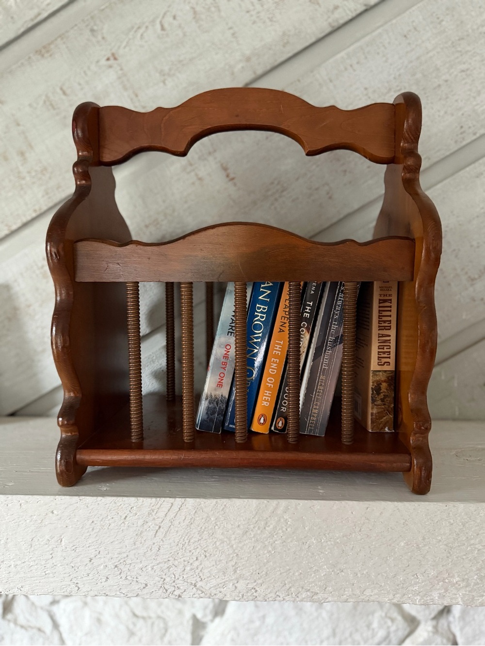 Vintage solid wood magazine rack/book holder with spindles